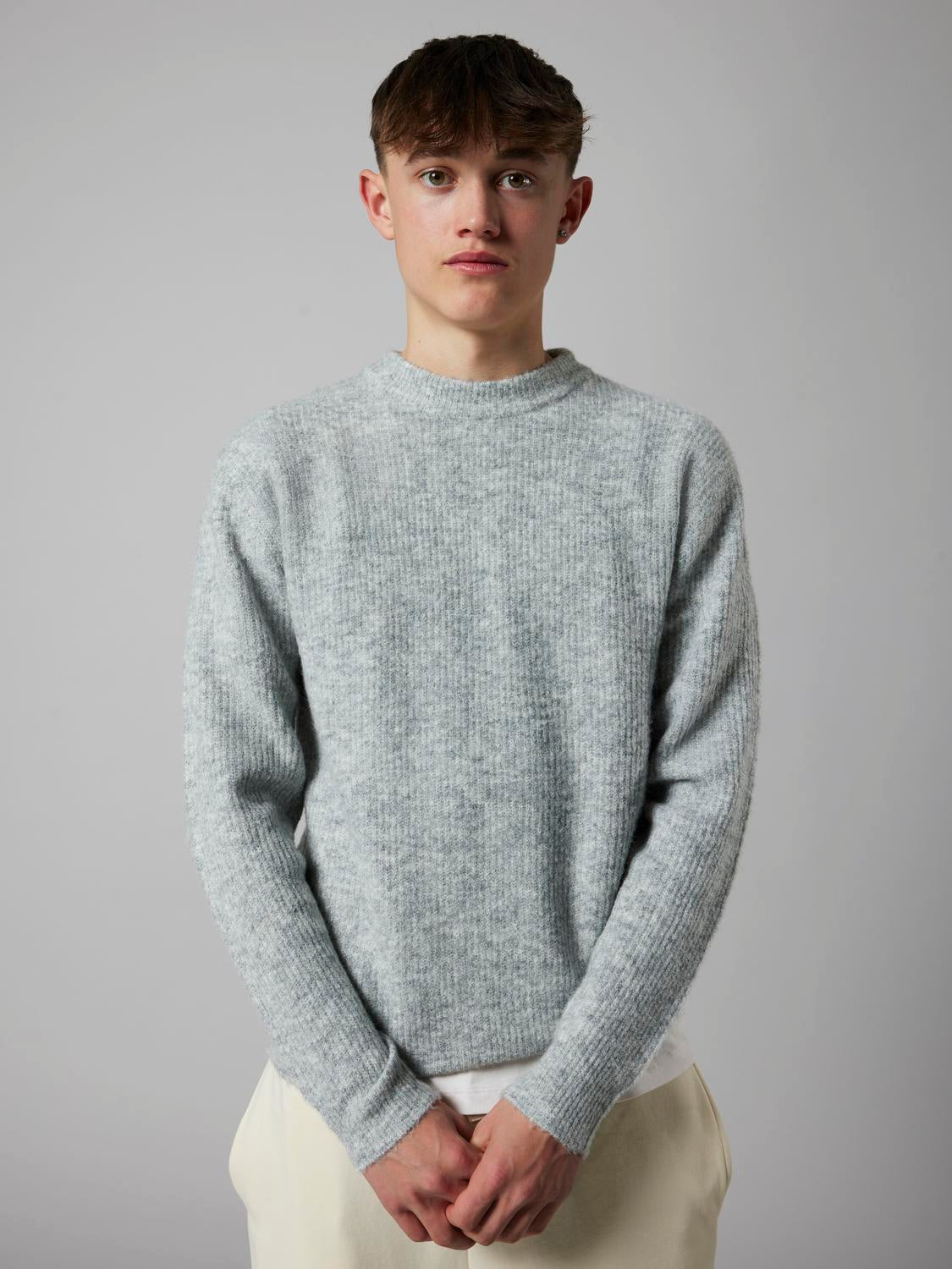 model_shot-creative