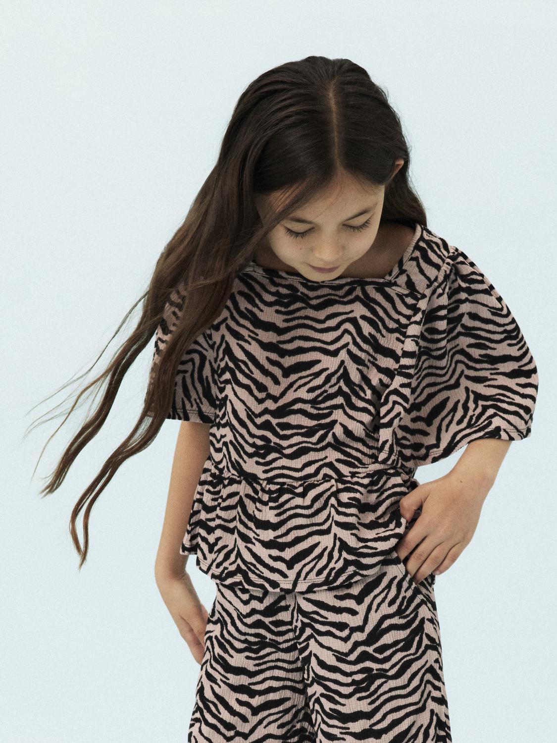 model_shot-creative