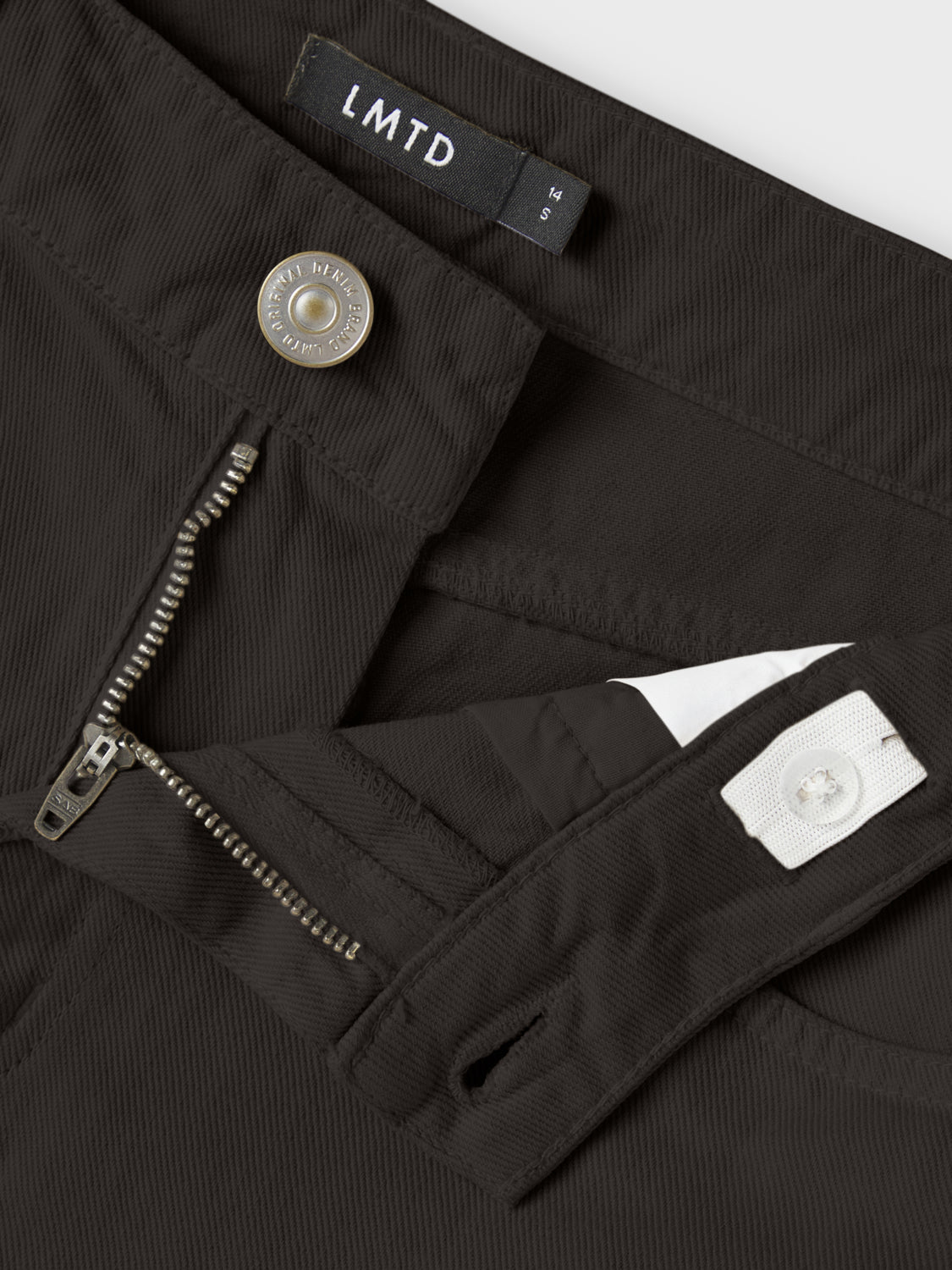 NLMUTIZZA Shorts - Black